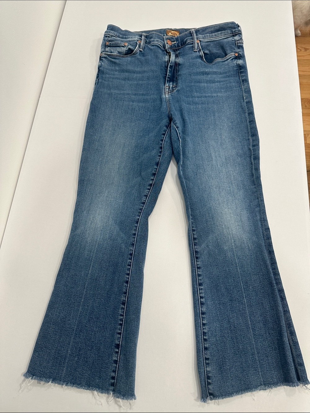 MOTHER The Weekender Fray 24” inseam